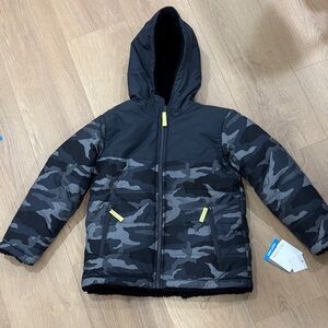 NWT reversible Camouflage Hooded Jacket with Yellow Accents